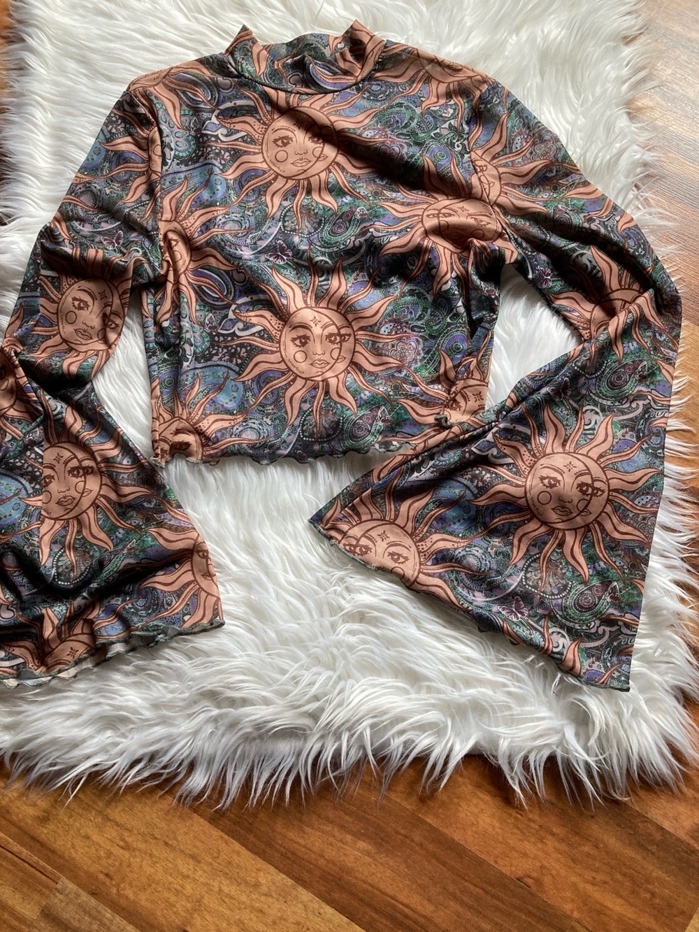 Unbranded Small long flare sleeve sun patterned sheer